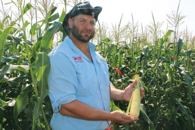 Chris Roberts highlights Summer Sweet® HiGlowMS® 7112R.