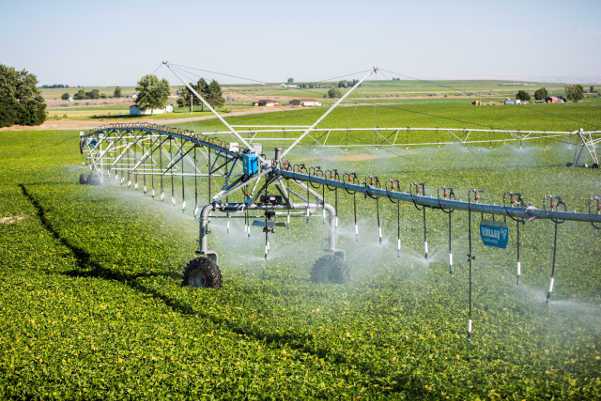 Valley Irrigation Offers New Drop Hose Docking Stations