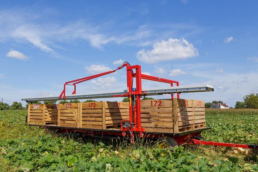 Harvest Pro Manufacturing Proveyor Wagon 