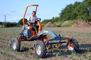 Culti’track tool-carrying tractor (Terrateck) 